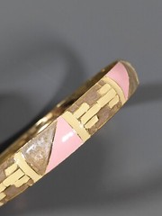 Vintage Pink Beige Cream Enamel Geometric Gold Tone Bangle Bracelet 8.5 in