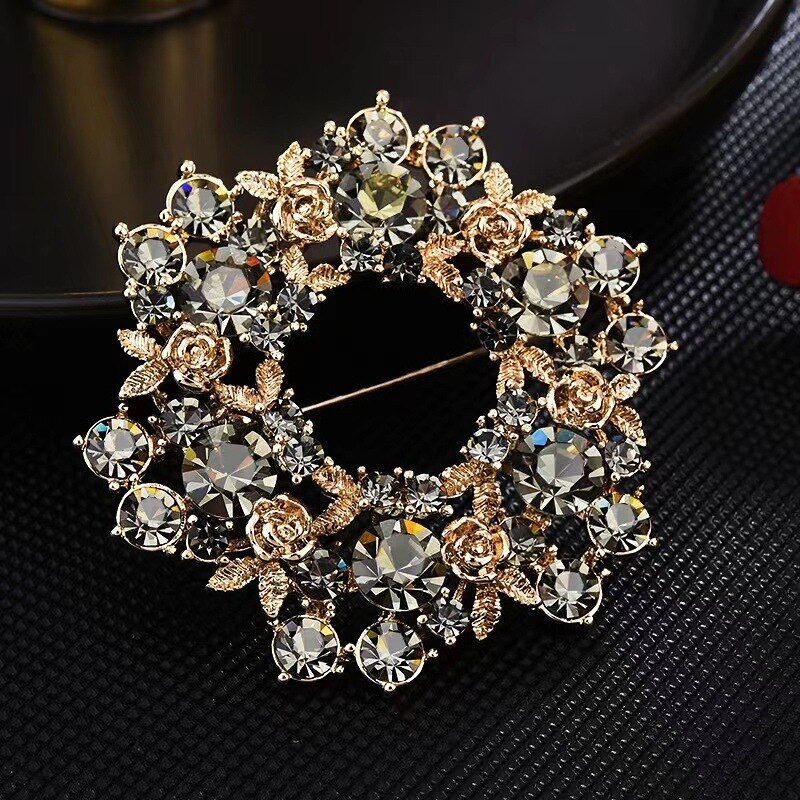 Vintage Crystal Flower Brooch Pin Fashion Suit Pin Corsage Accessories Brooches