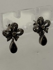 A Pair Of Vintage 925 Sterling Silver Dangle Earrings Black Rhinestones 2.9g