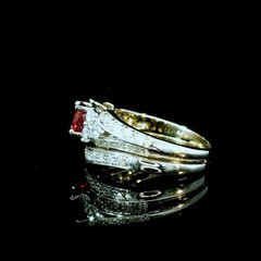 0.85 ct. Ruby & 0.80cttw. White Diamond Ring in 14k White Gold 5.5US 4.47g.