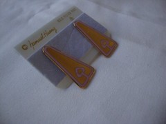 VINTAGE 1970s SAMUEL HUANG DESIGNER CLOISONNE RETRO ABSTRACT PINK STUD EARRINGS