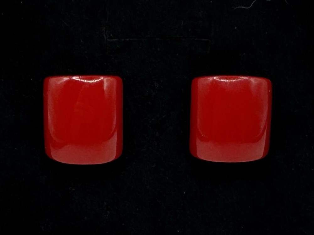 Vtg 40s Cherry Red BAKELITE Rectangle Square Domed Screw Back Earrings TESTED 1”