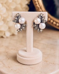Vintage 1950s/60s Faux Pearl & Rhinestone Leaf Cluster Clip-On Earrings