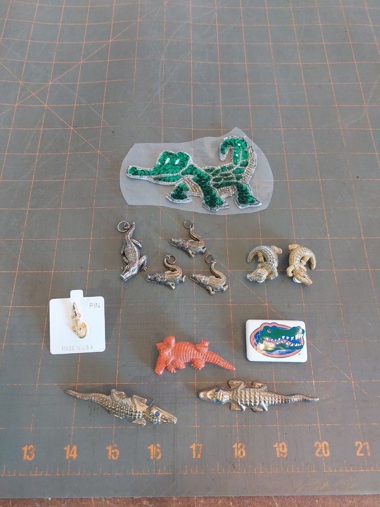 VINTAGE ALLIGATOR CROCODILE Reptile JEWELRY Parts Lot Gold Tone Pins UF Sticker