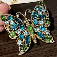 VINTAGE REGENCY SIGNED GOLD GILT TEAL BABY BLUE GREEN RHINESTONE BUTTERFLY