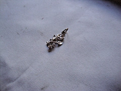 VTG 1970-80s SMALL 3D FLOWER W/ DIAMOND CUTS STERLING SILVER STAMPED 925 PENDANT