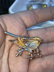 Bird Chickadee Yellow Vintage Gold Pin Brooch D-3616