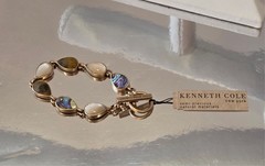 RETRO-VINTAGE Kenneth Cole Gold Tone & Semi-Precious Toggle Bracelet 7.5 in