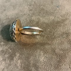 1960 Signed Sarah Coventry Glitter Lucite Ring metal backing adjustable band