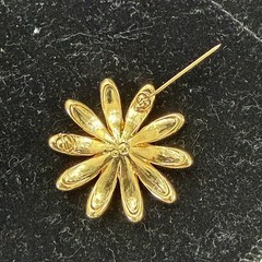 Vintage Swarovski Crystal Daisy Flower Brooch Pin Swan Signed