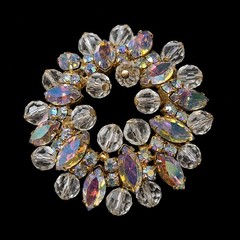 Vintage Aurora Borealis Rhinestone Crystal Wreath Circle Brooch Pin Gold Tone