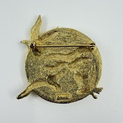 Gold-tone Seagulls In Flight and Sun Brooch Pin Jewelry Marked AJ.C.