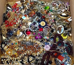 20 BIG POUNDS LBS Jewelry Lot Vintage Mod Junk Craft & Good Resell Tangled In