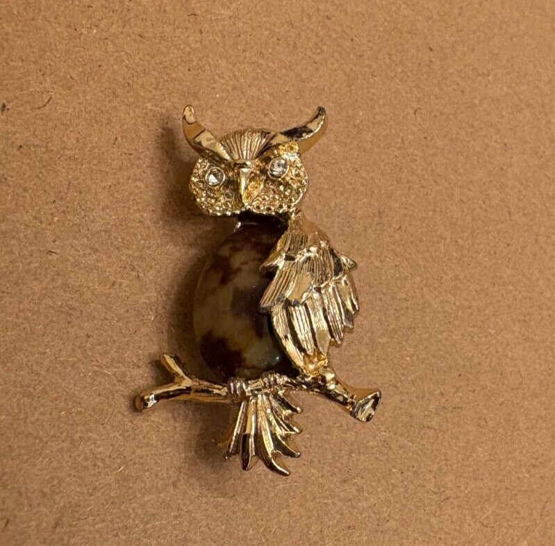 Vintage Signed Gerry’s Gold Tone Brown Cabochon Rhinestone Owl Brooch Pin 1 1/4″