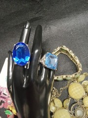 Vintage 2 Modern Costume Jewlery Lot Statement Necklaces Earrings Bracelets Pins