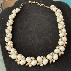 Lovely Crown Trifari Necklace Ideal For Wedding Events And Wedding Parties