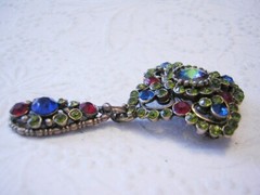 1950’s EDLEE Fab RIVOLI, Olivine, Egyptian Blue & RED Rhinestones Dangling PIN