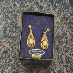 Vintage Elizabeth Farrell Genuine Opal Filigree Teardrop Earrings Gold Tone