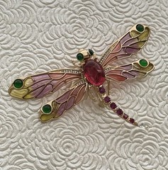 Vintage style dragonfly w/ movable wings brooch pin gold tone metal