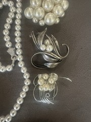 Lot of Pearl Themed Vintage & Modern Jewlery