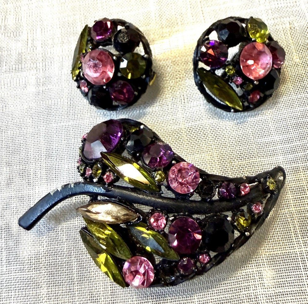 VTG.Black Japanned Rhinestone Brooch Clip Earring Set Pink Purple Green Navette