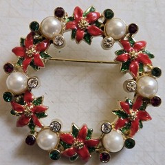 Lot Of 10 Christmas Brooches Christmas Trees Wreaths Snowmen Holly Pin Brooch