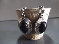 1 Pair Old 1.25″in Oval Shape Metal/Acrylic Stud Earrings