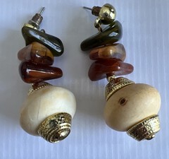 Elegant Beaded Necklace, Bracelet and Earrings Gold Tone Cream Amber Colors