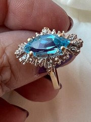 VINTAGE 10K YELLOW GOLD MARQUISE CUT BLUE TOPAZ AND DIAMONDS RING