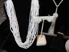 LOT P21 – 8 pc VINTAGE PEARL & SEED BEAD NECKLACE EARRINGS BRACELET RING CLUTCH