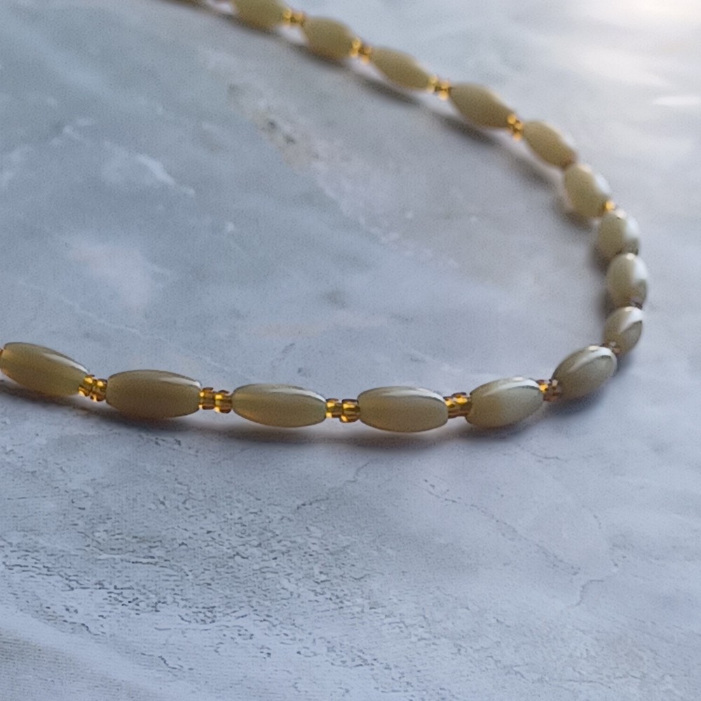 Vintage Moonglow Moonstone Tan & Ivory Delicate Oval Bead Collar Necklace