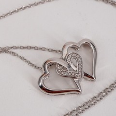 Sterling silver Triple heart interlocking pendant 16″ Italian silver Chain 3.2G