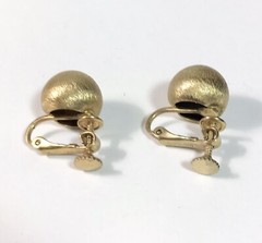 Napier Signed Earrings Brushed Gold Tone Screw Back Button Half Inch Round