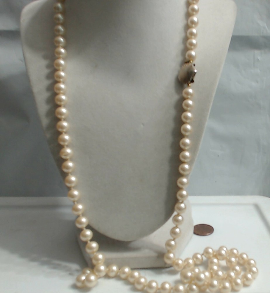 Vintage Long Creamy Beige Knotted Glass Bead Necklace Seashell Clasp 37″