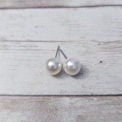 Vintage Stud Earrings For Pierced Ears 3/8″ Faux Pearl