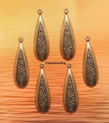 #0493 ANTIQUED GOLD CELTIC TEARDROP W/TOP HANG RING – 6 Pcs