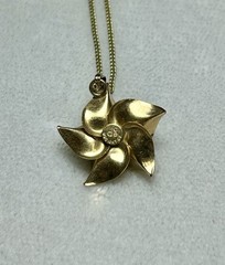 Vintage DEC Signed 1/20 14K Gold Filled Pearl Plumeria Flower Necklace 18″
