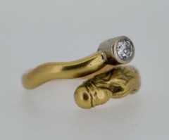 Art Nouveau 18K Lady Luck Ring
