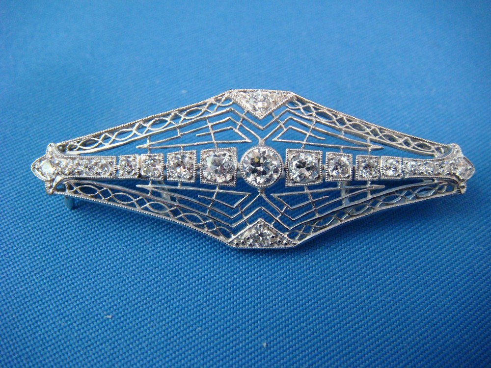 ANTIQUE ART-DECO DIAMOND FILIGREE BROOCH-PENDANT CIRCA 1920S 45MM OR 1.7 INCH