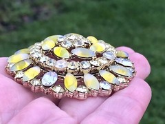 Vtg WEISS Yellow Givre Glass Rhinestone Domed Round Pinwheel Brooch