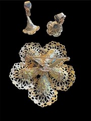 Vintage Light Yellow Glass Tear Drop Beads Gold Tone Filigree Lily Clip-on Set