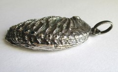 1-15/16in LARGE VINTAGE STERLING SILVER ENAMEL ABALONE CLAM SEA SHELL PENDANT