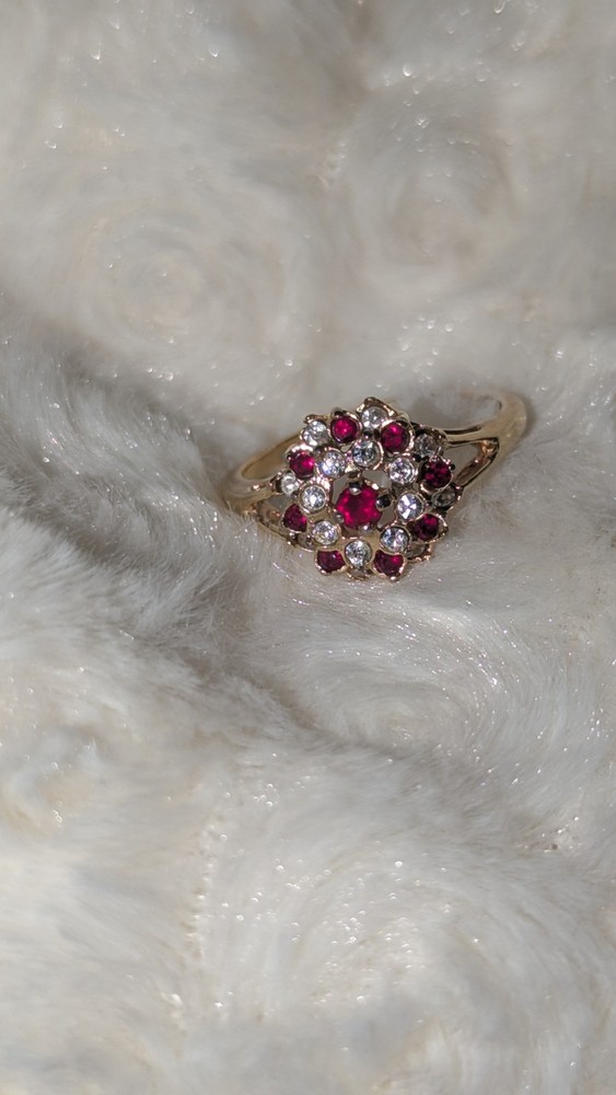Vintage 18KT Gold Plated Rhinestone Cluster Ring