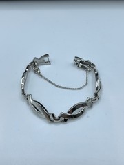 VINTAGE MONET SILVER TONE BRACELET SAFETY CHAIN – SIGNED