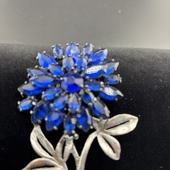 Vintage Trifari Blue rhinestone brooch pin 3.25” Pat:206696