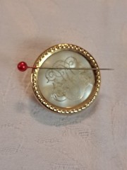 Vintage Pat Pend General MFG Magnetic Gold Tone Seamstress Brooch Pin