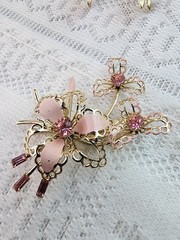 Vintage Mid Century Enamel Jewelry Set Brooch Earrings Dainty Floral Pink Gold