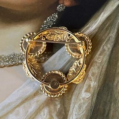 Vtg Early Sarah Coventry 1949–51 Gold Tone Leaf Circle Brooch – Signed Heart S