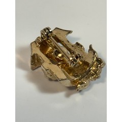 Whimsical Wishing Well Hat Pin with Rhinestone Detail Tiny Delicate