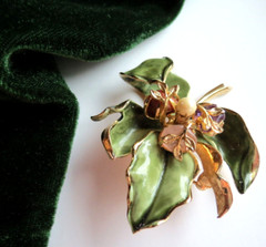MINT Book Piece – Francois by Coro Enamel Leaf Pin Pearl & Chalcedony Stones